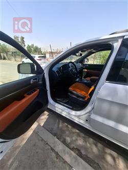 جیپ گراند شیرۆکی